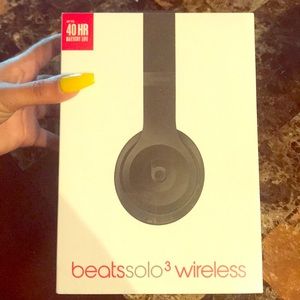 Apple beats solo3 wireless